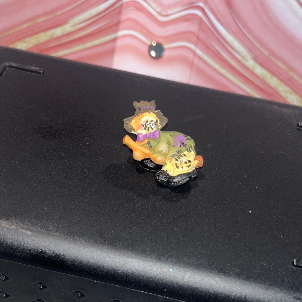 Scarecrow Mini Brooch
